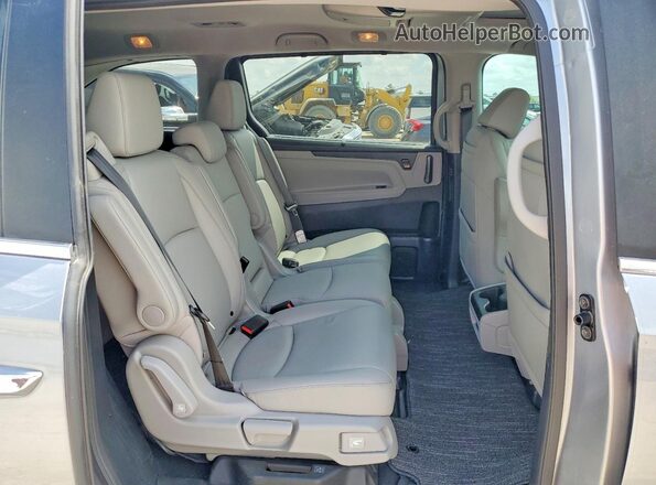 5FNRL6H85PB047340 2023 HONDA ODYSSEY Silver Widok wnętrza z tyłu