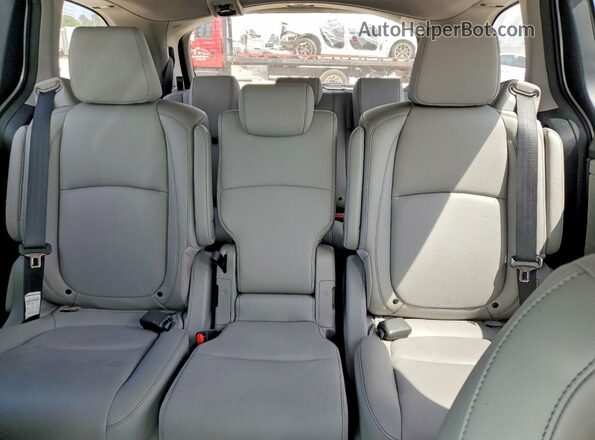 5FNRL6H85PB047340 2023 HONDA ODYSSEY Silver Widok tylnych siedzeń