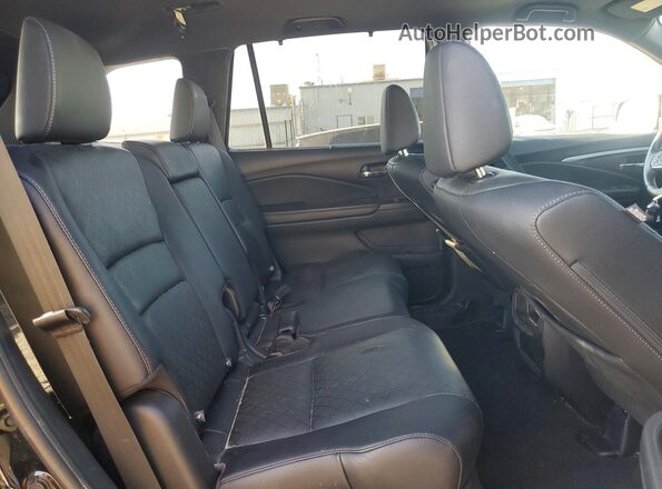 5FNYF8H55KB025268 2019 HONDA PASSPORT Black Rear interior view