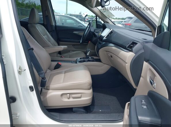 5FPYK2F67HB009299 2017 HONDA RIDGELINE White წინა სალონის ხედი