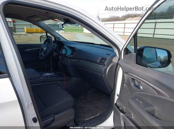 5FPYK3F27RB029153 2024 HONDA RIDGELINE White Front interior view