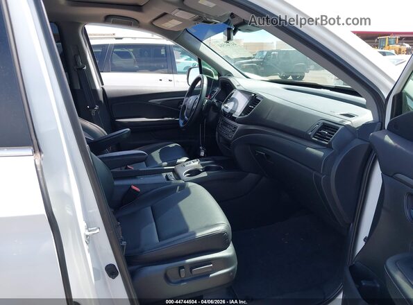 5FPYK3F59NB025142 2022 HONDA RIDGELINE Белый Вид салона спереди
