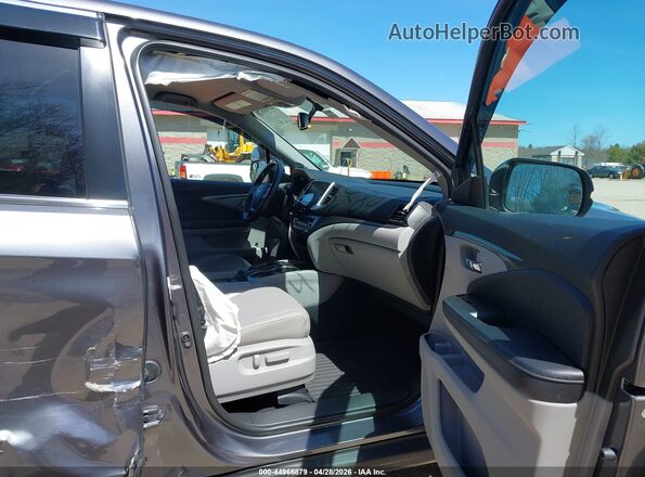 5FPYK3F69JB009204 2018 HONDA RIDGELINE Gray Front interior view