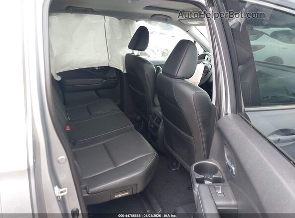 5FPYK3F6XKB033870 2019 HONDA RIDGELINE Silver VIN sticker view