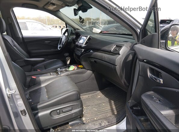 5FPYK3F76JB007709 2018 HONDA RIDGELINE Silver Սալոնի դիմացի տեսք