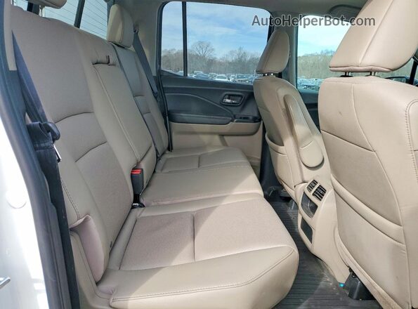 5FPYK3F77MB008629 2021 HONDA RIDGELINE White Rear interior view