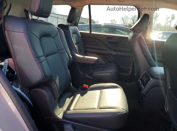 5LM5J6XCXSGL06907 2025 LINCOLN AVIATOR Кремовый Вид задней части салона