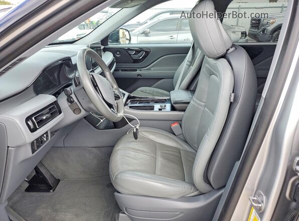 5LM5J7WC4LGL36395 2020 LINCOLN AVIATOR Silver წინა სალონის ხედი