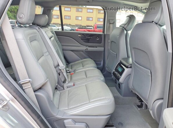 5LM5J7WC4LGL36395 2020 LINCOLN AVIATOR Silver უკანა სალონის ხედი