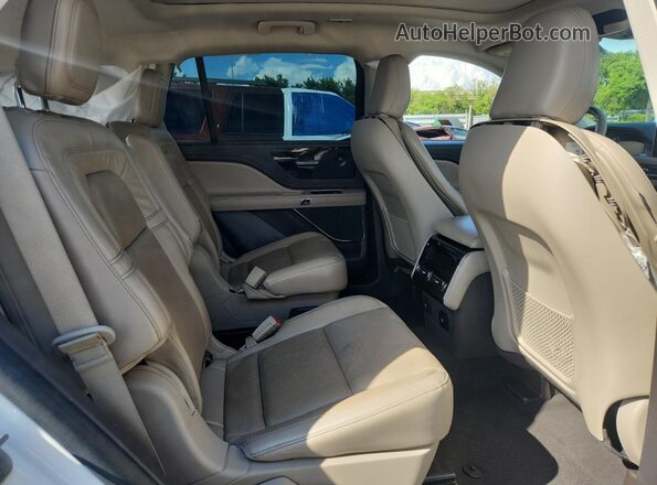 5LM5J7WCXMGL03399 2021 LINCOLN AVIATOR White Rear seats view