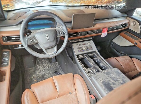 5LM5J7XC2RGL02432 2024 LINCOLN AVIATOR Burn Vista del salpicadero