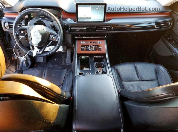 5LM5J7XCXMGL07063 2021 LINCOLN AVIATOR Silver Dashboard view