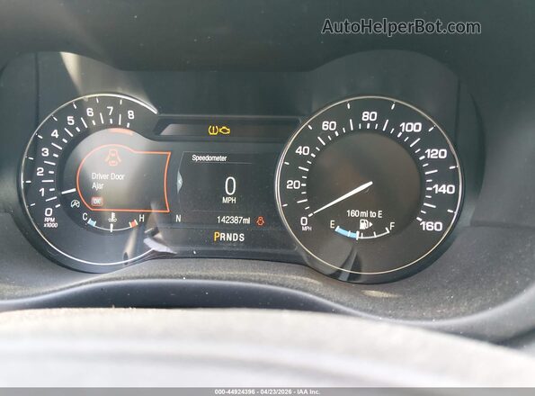 5LMCJ2C90JUL32037 2018 LINCOLN MKC White Vista de los asientos traseros