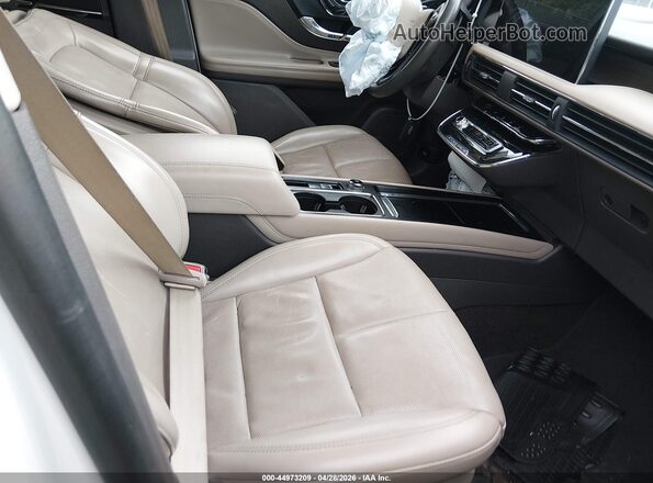 5LMCJ2DAXPUL23153 2023 LINCOLN CORSAIR White Вид салону спереду