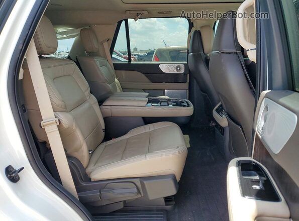5LMJJ2LT2NEL13850 2022 LINCOLN NAVIGATOR Белый Вид задней части салона