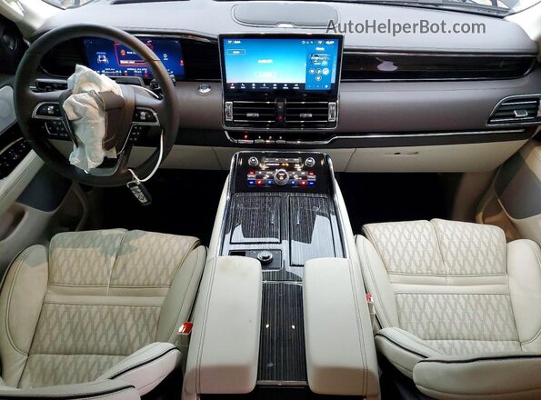 5LMJJ2TG3REL16233 2024 LINCOLN NAVIGATOR Черный Вид панели приборов