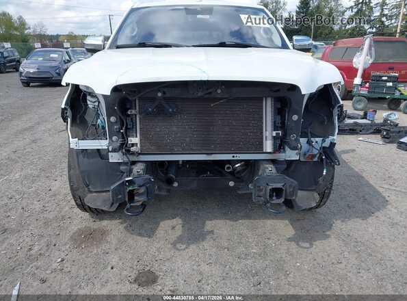 5LMJJ2TT0LEL11978 2020 LINCOLN NAVIGATOR White Widok z przodu