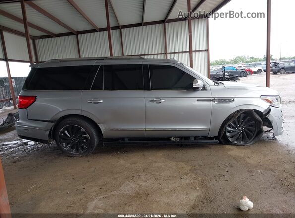 5LMJJ2TTXLEL10479 2020 LINCOLN NAVIGATOR Серый Вид сзади