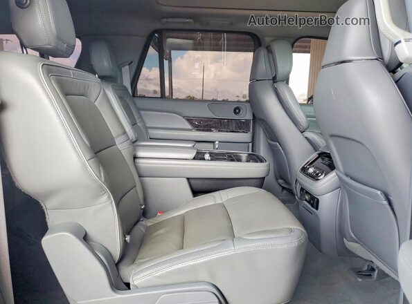 5LMJJ3KT5LEL00689 2020 LINCOLN NAVIGATOR Black Rear interior view