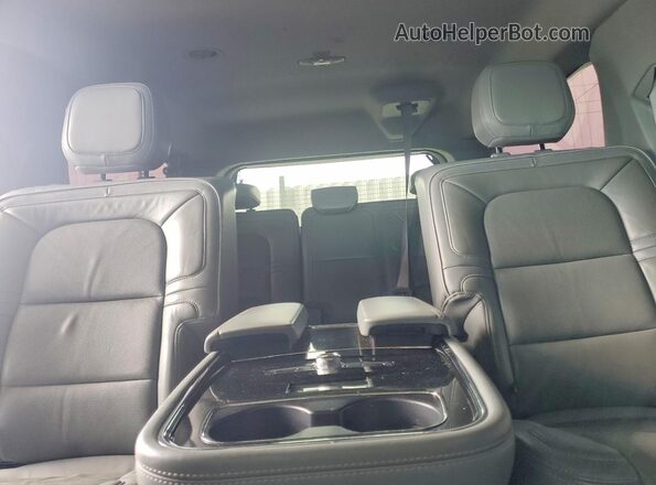 5LMJJ3KT5LEL00689 2020 LINCOLN NAVIGATOR Black Rear seats view