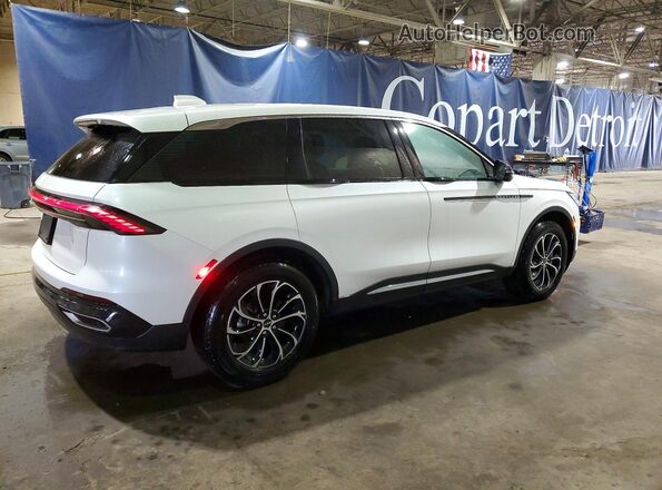 5LMPJ8JAXSJ891390 2025 LINCOLN NAUTILUS Белый Задняя правая четверть