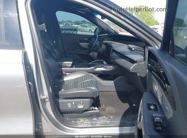 5LMPJ8KA0RJ790125 2024 LINCOLN NAUTILUS Серебряный Вид салона спереди