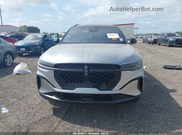 5LMPJ8KA0RJ790125 2024 LINCOLN NAUTILUS Серебряный Вид спереди