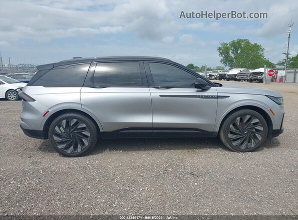 5LMPJ8KA0RJ790125 2024 LINCOLN NAUTILUS Серебряный Вид задней части салона