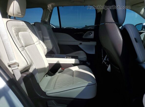 5LMYJ9YY9NNL00167 2022 LINCOLN AVIATOR White Սալոնի հետևի տեսք