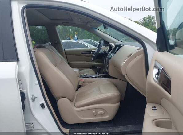 5N1AR2MM0GC612187 2016 NISSAN PATHFINDER Белый Вид салона спереди