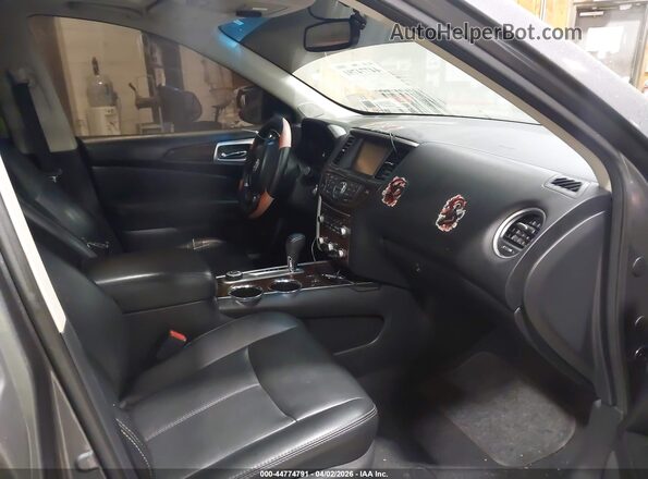 5N1AR2MM8GC648452 2016 NISSAN PATHFINDER Gray Front interior view