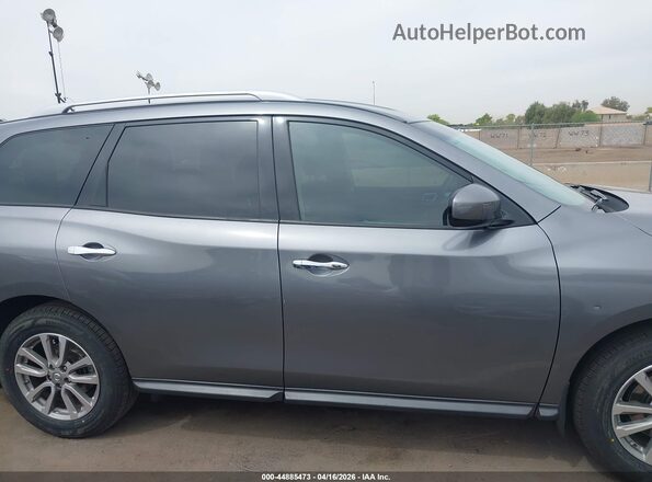 5N1AR2MN8GC656558 2016 NISSAN PATHFINDER Gray Rear interior view