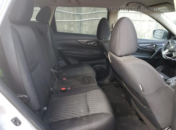 5N1AT2MT2LC726730 2020 NISSAN ROGUE Серебряный Вид задней части салона