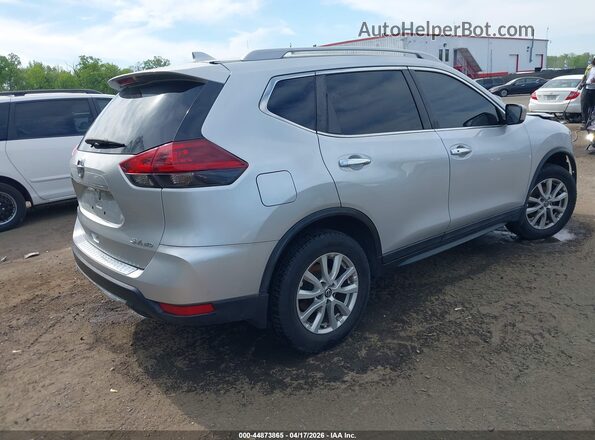 5N1AT2MV0JC769073 2018 NISSAN ROGUE Silver Trasero derecho