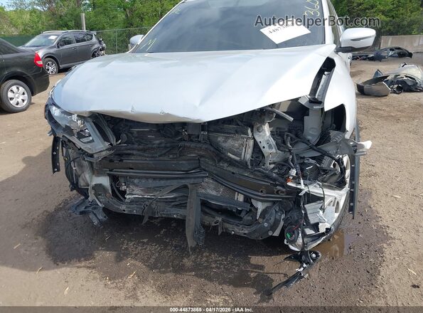 5N1AT2MV0JC769073 2018 NISSAN ROGUE Silver Vista frontal