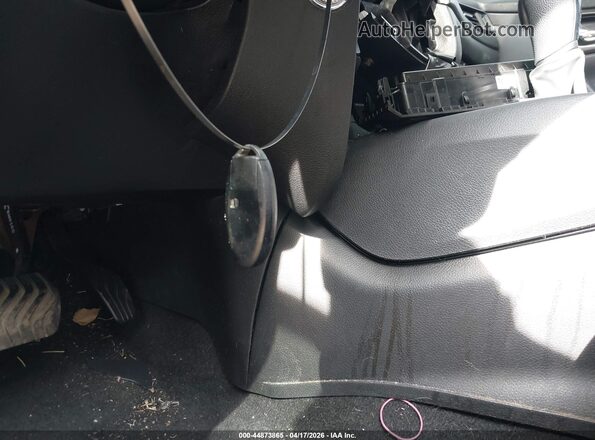 5N1AT2MV0JC769073 2018 NISSAN ROGUE Silver Vista del salpicadero
