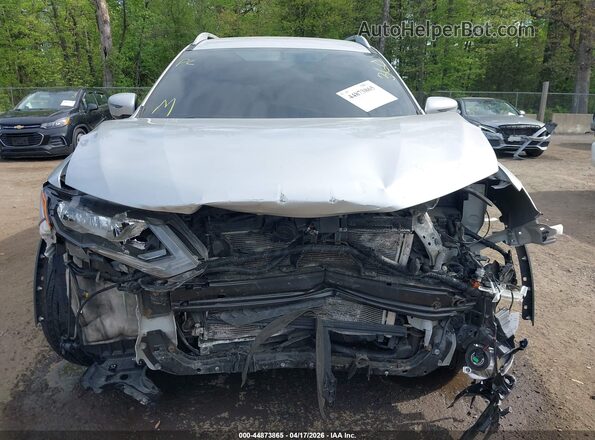 5N1AT2MV0JC769073 2018 NISSAN ROGUE Silver Vista interior trasera