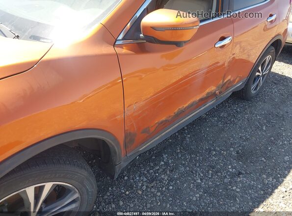 5N1AT2MV9JC800644 2018 NISSAN ROGUE Orange 