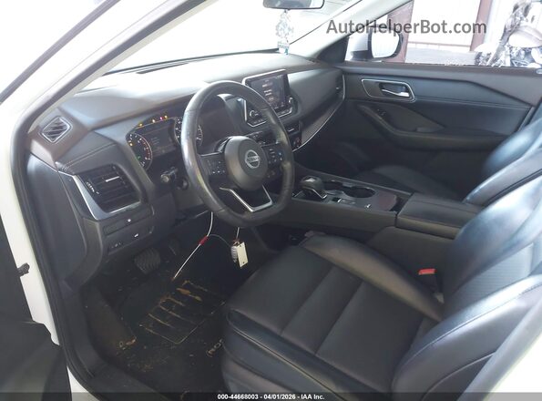 5N1AT3BA7MC800717 2021 NISSAN ROGUE White Widok wnętrza z przodu