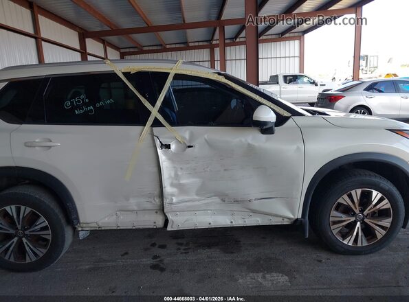 5N1AT3BA7MC800717 2021 NISSAN ROGUE White Widok z przodu