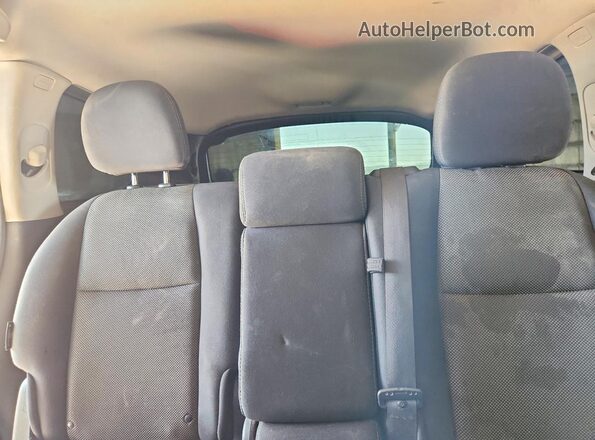 5N1DR2MM0JC625946 2018 NISSAN PATHFINDER Silver Rear seats view