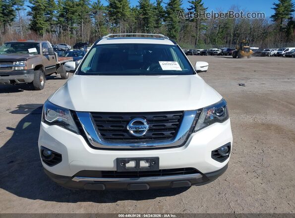 5N1DR2MMXJC647193 2018 NISSAN PATHFINDER White Rear interior view