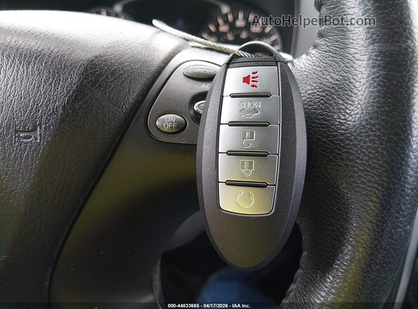 5N1DR2MN4HC670939 2017 NISSAN PATHFINDER White Dashboard view