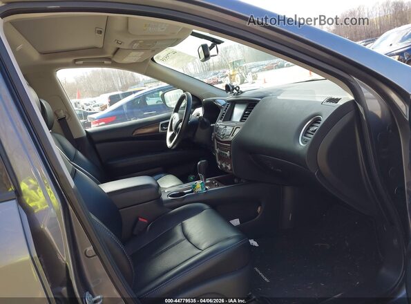 5N1DR2MN5JC656537 2018 NISSAN PATHFINDER Серый Вид салона спереди