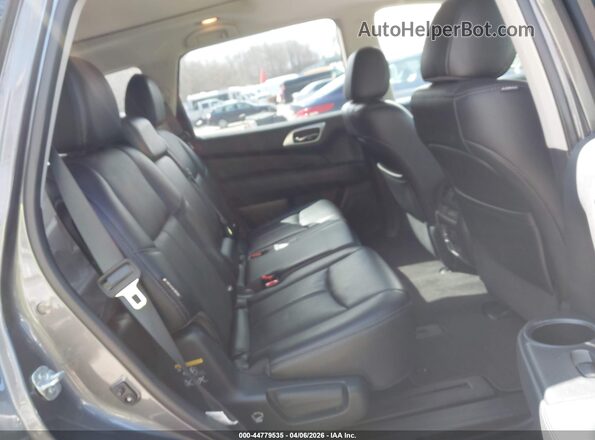 5N1DR2MN5JC656537 2018 NISSAN PATHFINDER Серый Вид наклейки с VIN-кодом