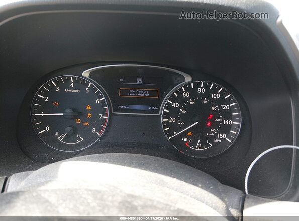 5N1DR2MN6JC666770 2018 NISSAN PATHFINDER Red Rear seats view