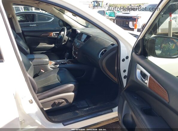 5N1DR2MN7JC657186 2018 NISSAN PATHFINDER White Widok wnętrza z przodu