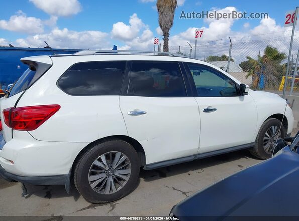5N1DR2MNXHC674722 2017 NISSAN PATHFINDER White Widok wnętrza z tyłu