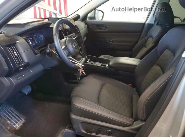 5N1DR3BC9RC286597 2024 NISSAN PATHFINDER Silver Vista interior delantera