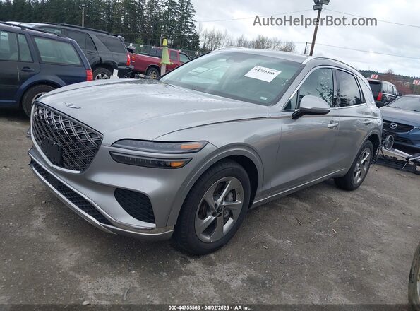 5NMMADTB8TH046067 2026 GENESIS GV70 Silver Vista tres cuartos delantera izquierda